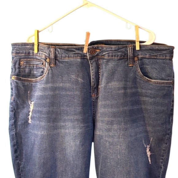 Kut from the Kloth Blue Capris (New Without Tags!!) - Picture 3 of 12